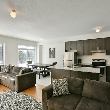 New Blue Mountain Village Snowbridge Executive Townhome Sleeps 10 With Outdoor Pool And Shuttle Nottawa Exteriér fotografie