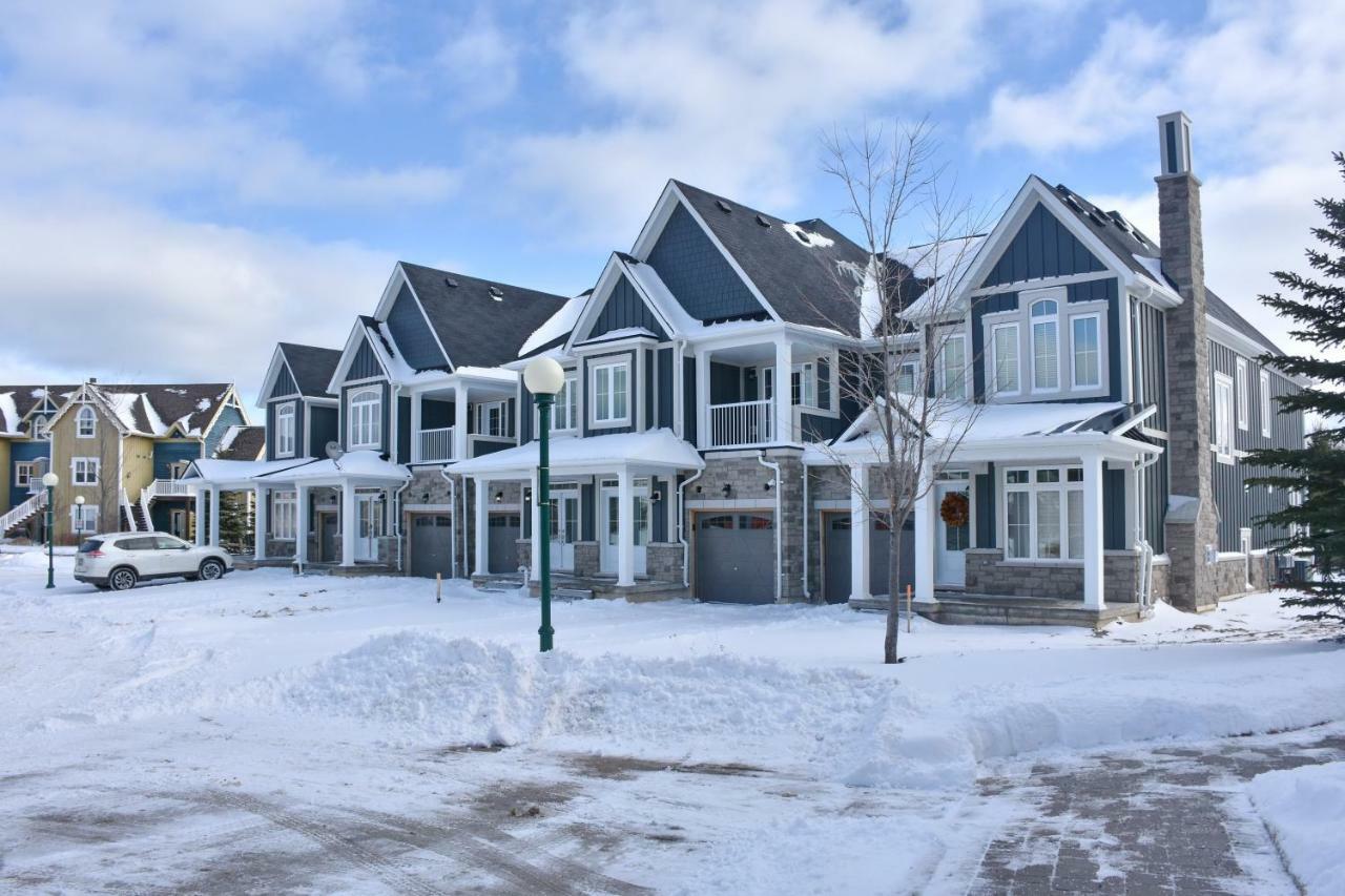 New Blue Mountain Village Snowbridge Executive Townhome Sleeps 10 With Outdoor Pool And Shuttle Nottawa Exteriér fotografie