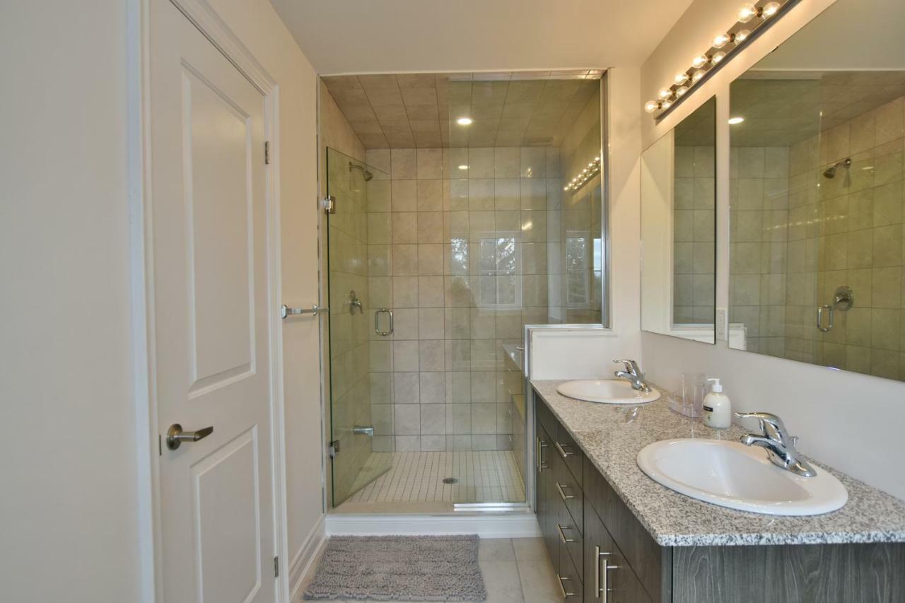New Blue Mountain Village Snowbridge Executive Townhome Sleeps 10 With Outdoor Pool And Shuttle Nottawa Exteriér fotografie