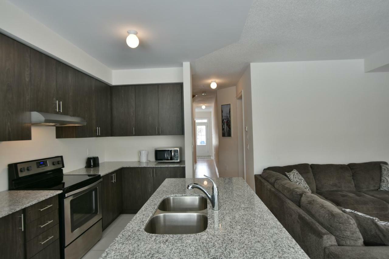 New Blue Mountain Village Snowbridge Executive Townhome Sleeps 10 With Outdoor Pool And Shuttle Nottawa Exteriér fotografie